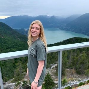 Meet your Posher, Ev